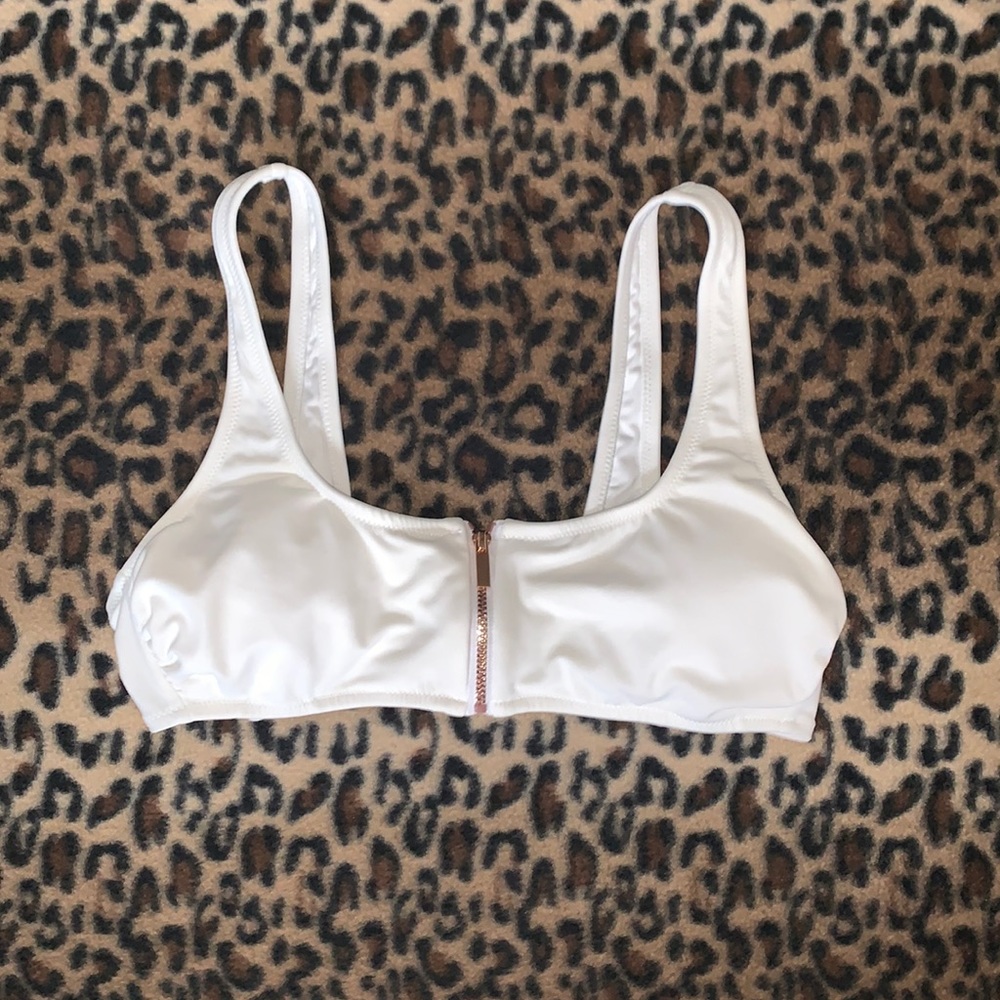 NWOT white shade and shore bikini top